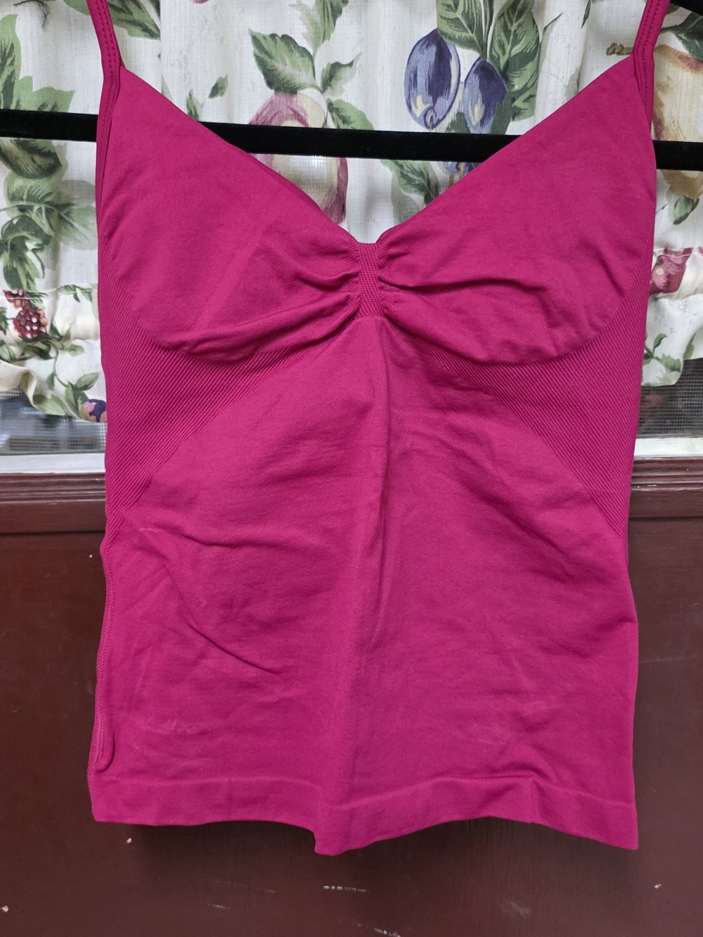 Women’s Fitted Spaghetti Strap Workout Tank Top - Fuchsia